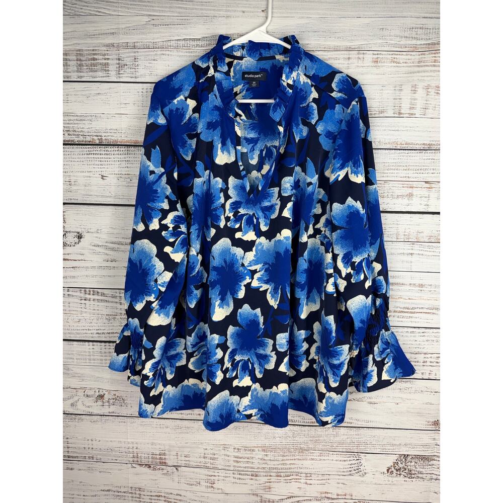 Studio Park Blue Floral Popover Vneck Top 3X Balloon Sleeves Classic Coastal